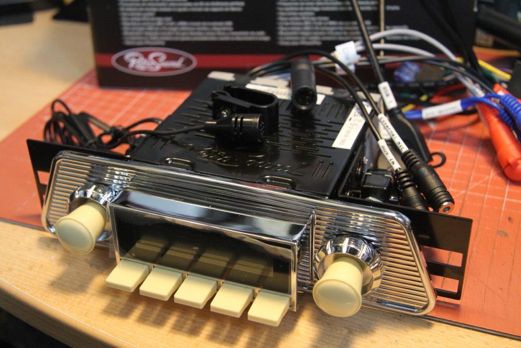 RetroSound modular car radio